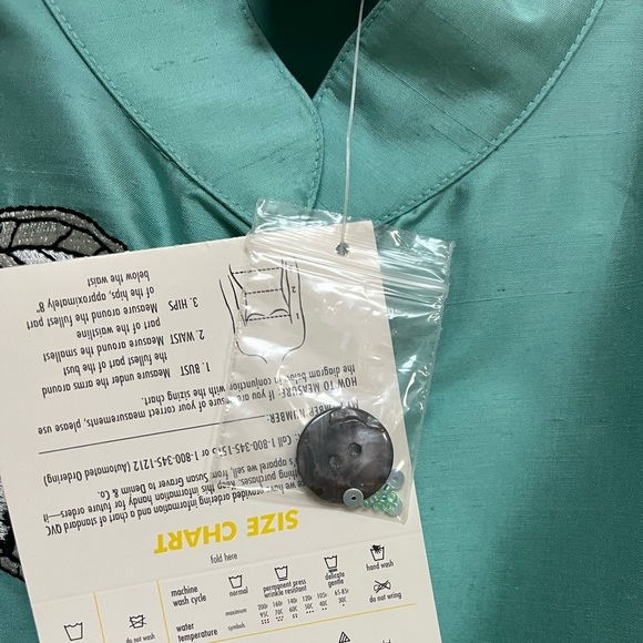 Vintage 90’s Victor Costa Occasion Silk Tunic Blouse - Embroidered with Flowers - Picture 10 of 10